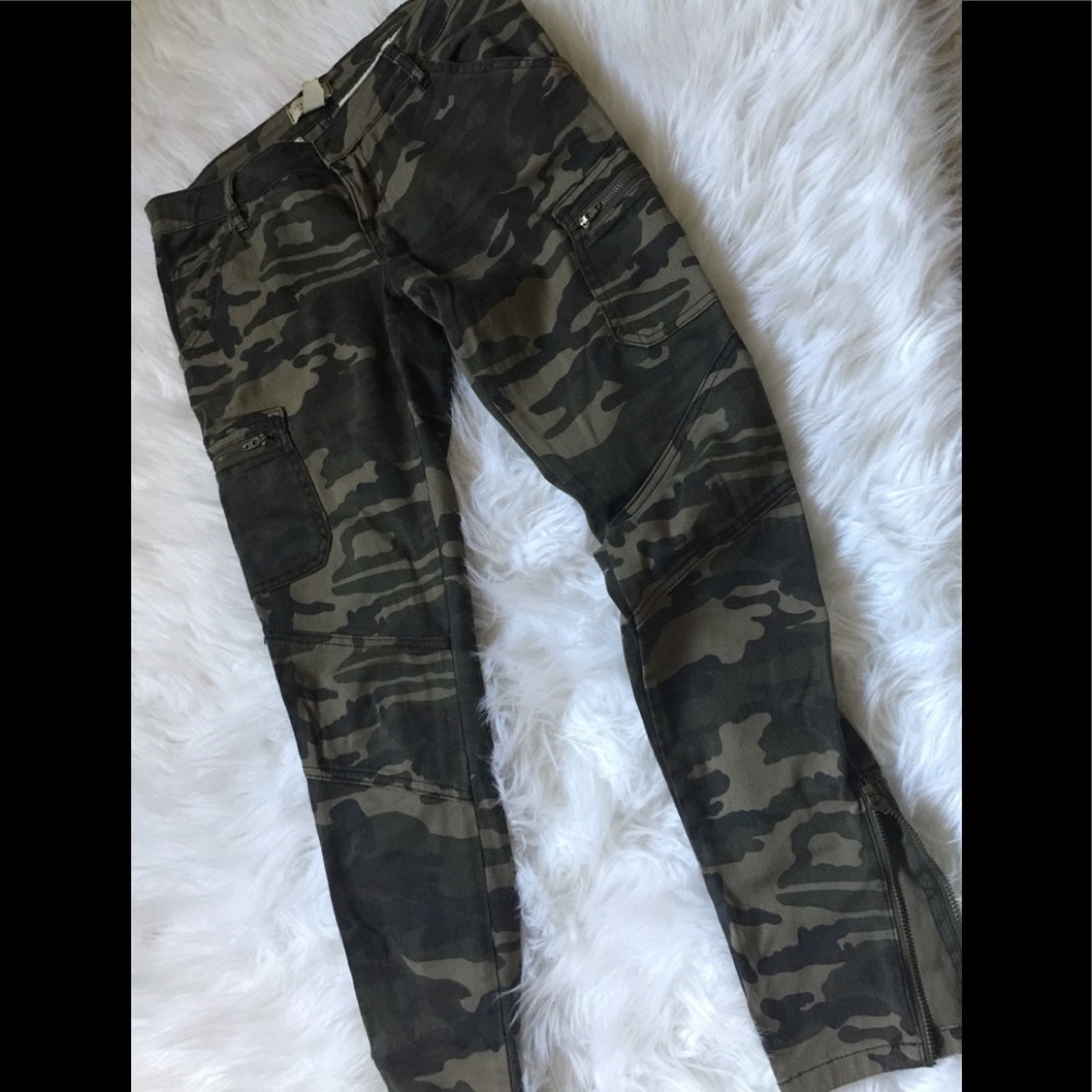 Forever 21 camouflage pants